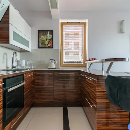 With Living Room, Kitchen, Bedroom, Bathroom In Amazing Neighborhood *