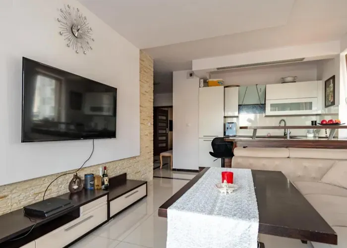 公寓 With Living Room, Kitchen, Bedroom, Bathroom In Amazing Neighborhood 克拉科夫