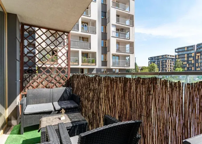 With Living Room, Kitchen, Bedroom, Bathroom In Amazing Neighborhood 公寓 克拉科夫